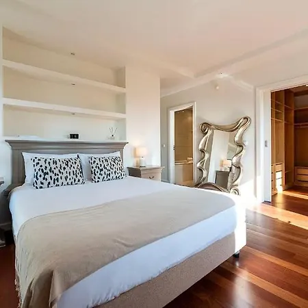 Beautiful House Beachfront ! 빌라노바데가이아