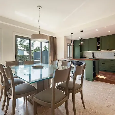 Beautiful House Beachfront ! 홈스테이 빌라노바데가이아